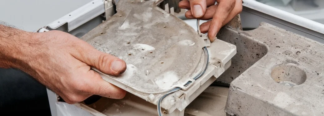 repairing-a-washing-machine new1 t Maak Dit Reg appliance repairs Pretoria